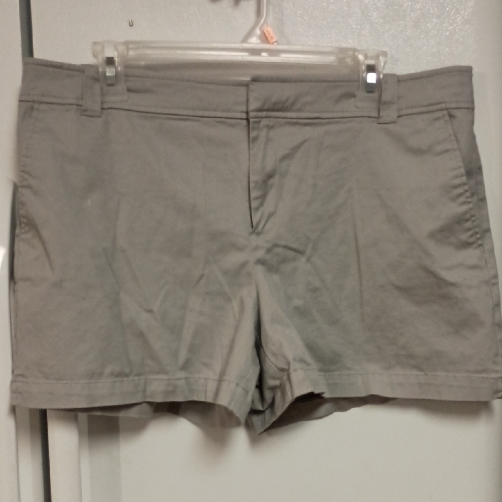 New York & Company Light Gray Women's Bermudas